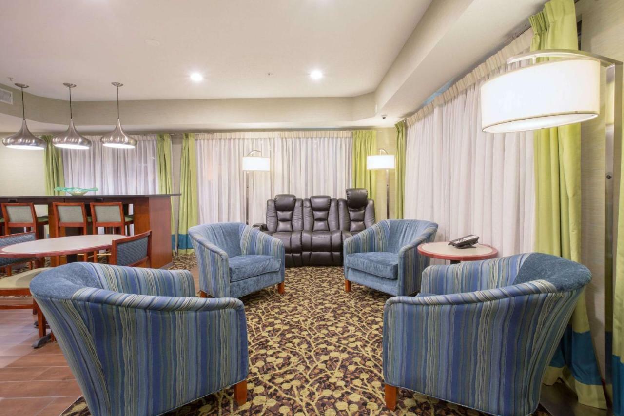 Hotel Baymont By Wyndham Thornton Zewnętrze zdjęcie